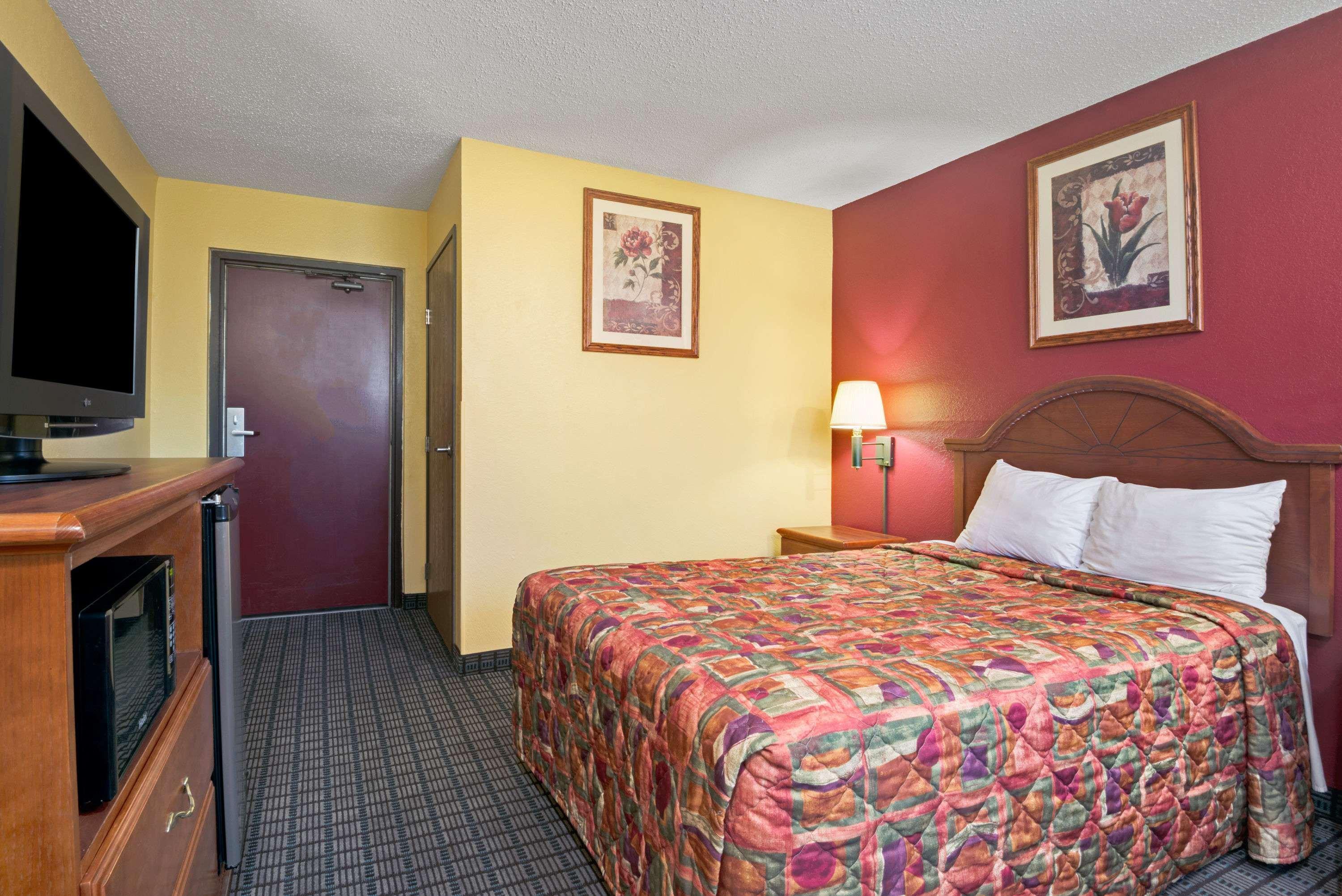 Days Inn By Wyndham Torrington Exterior foto