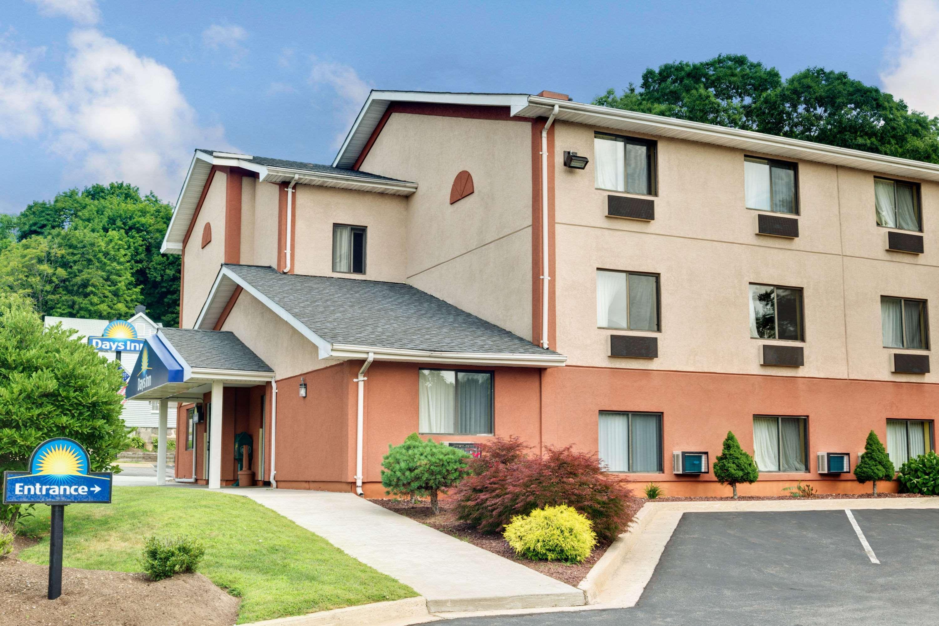 Days Inn By Wyndham Torrington Exterior foto
